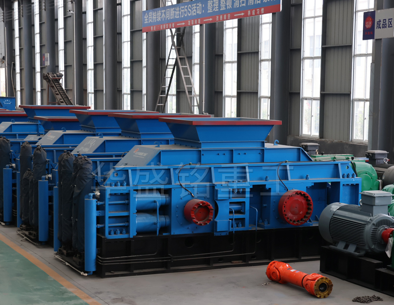 數(shù)控全自動(dòng)全液壓對(duì)輥制砂機(jī)多少錢？如何選擇制砂設(shè)備廠家？