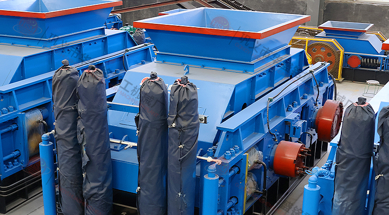  鈉長石大型全自動(dòng)液壓對(duì)輥制砂機(jī)價(jià)格多少？